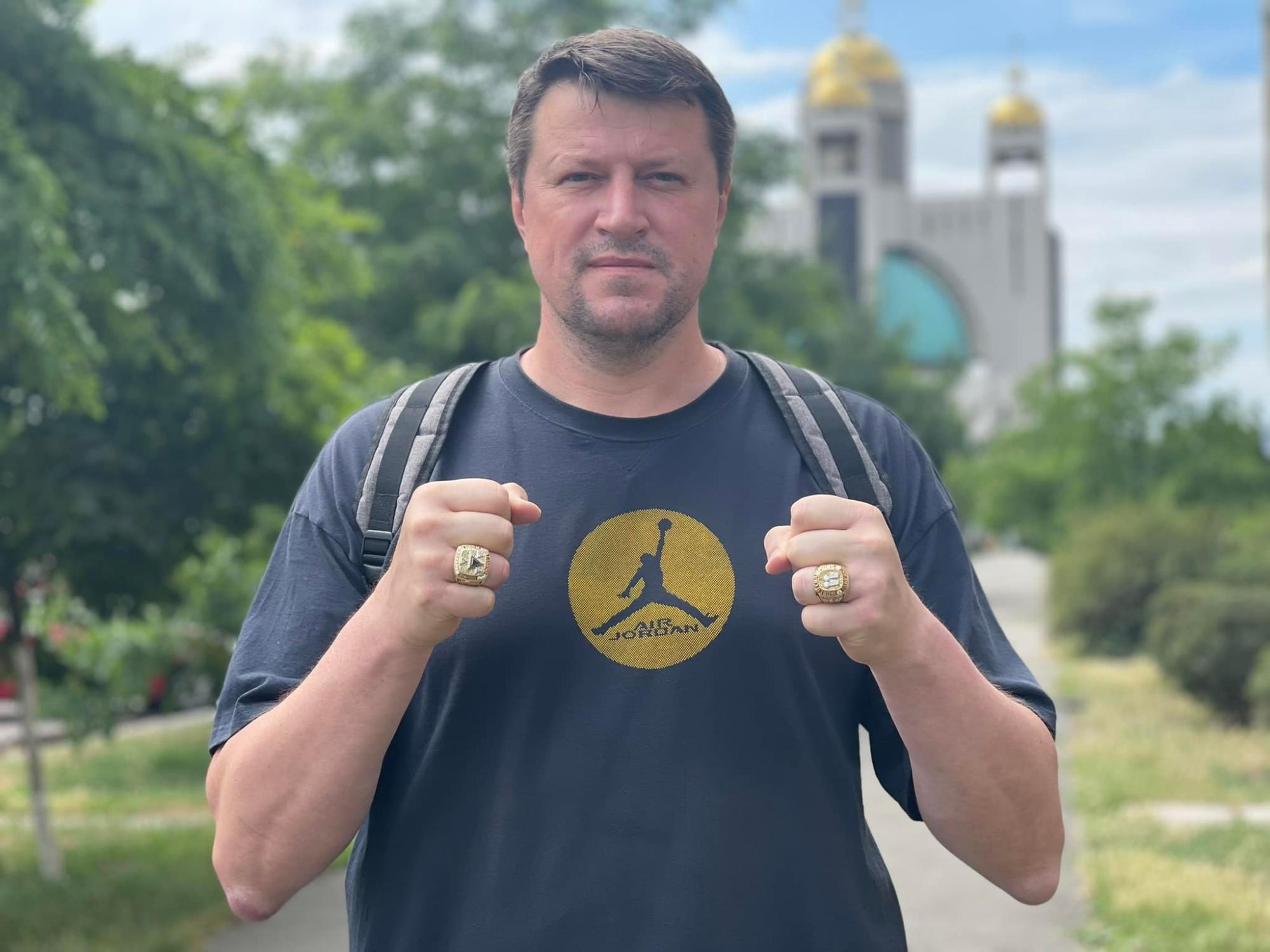 Слава Медведенко: Чемпионские перстни НБА продал за 250 тысяч долларов, когда напала Россия