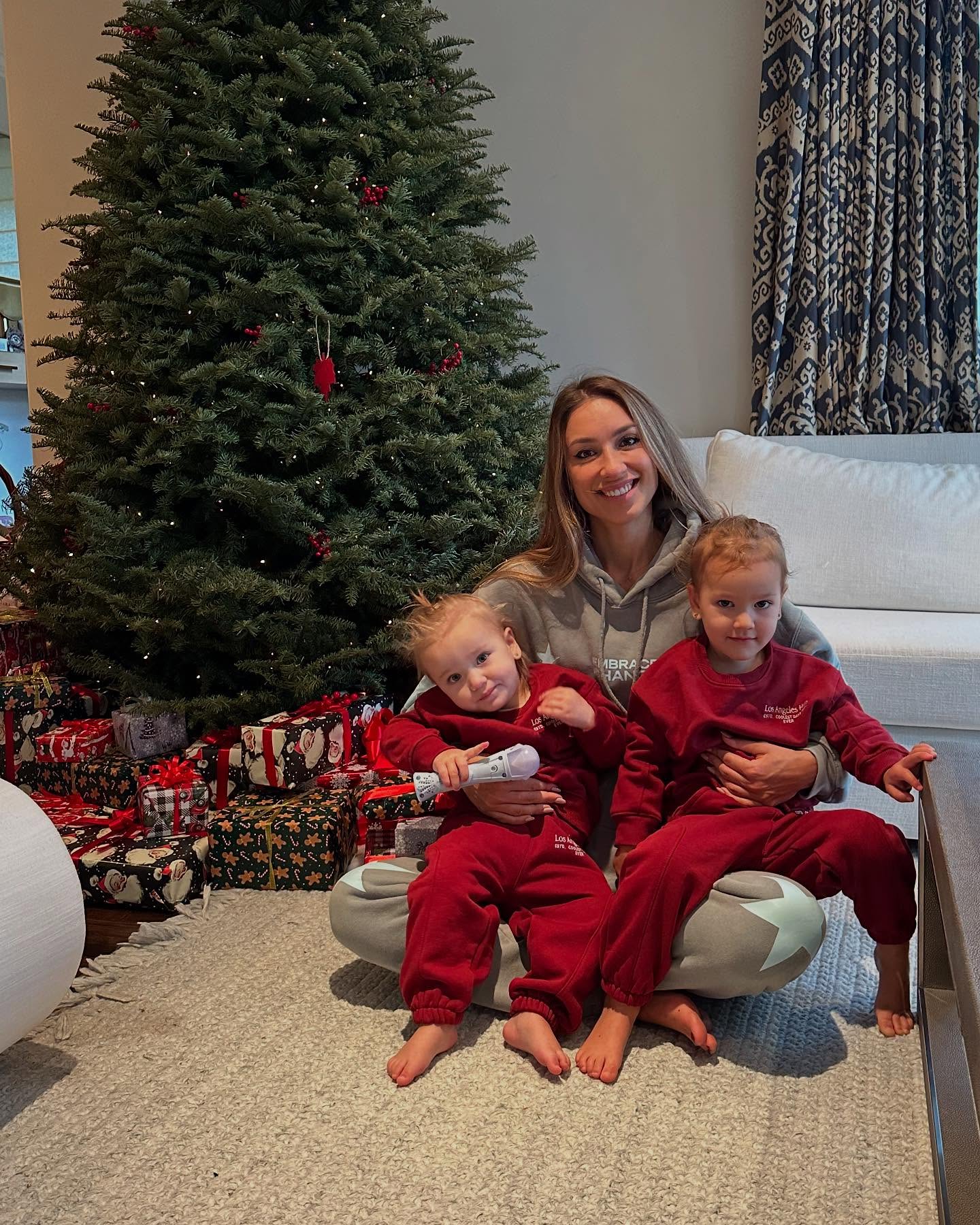 Переможниця &quot;Холостяка&quot; залишає Лос-Анджелес через пожежу: &quot;Будинок дуже постраждав&quot;