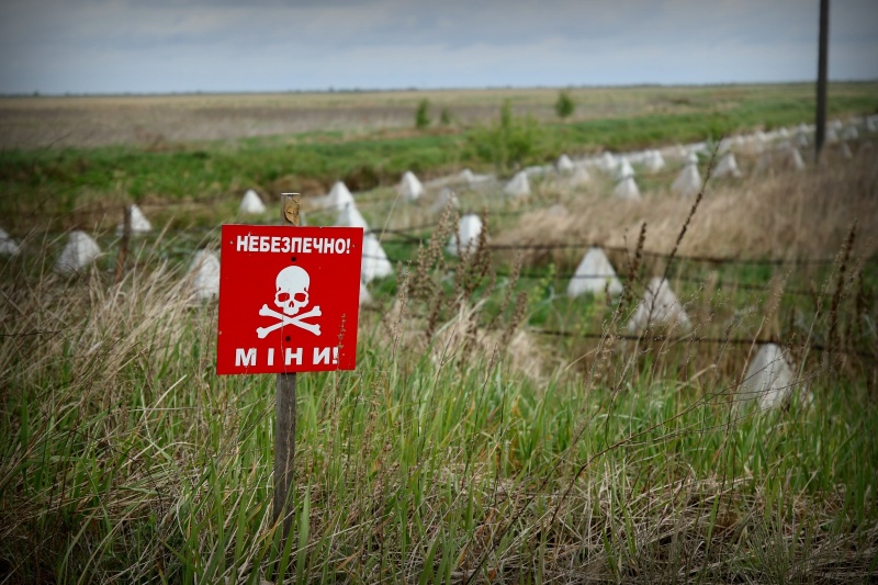 Ukraine turns Belarus border into fortified zone, readies to repel threats