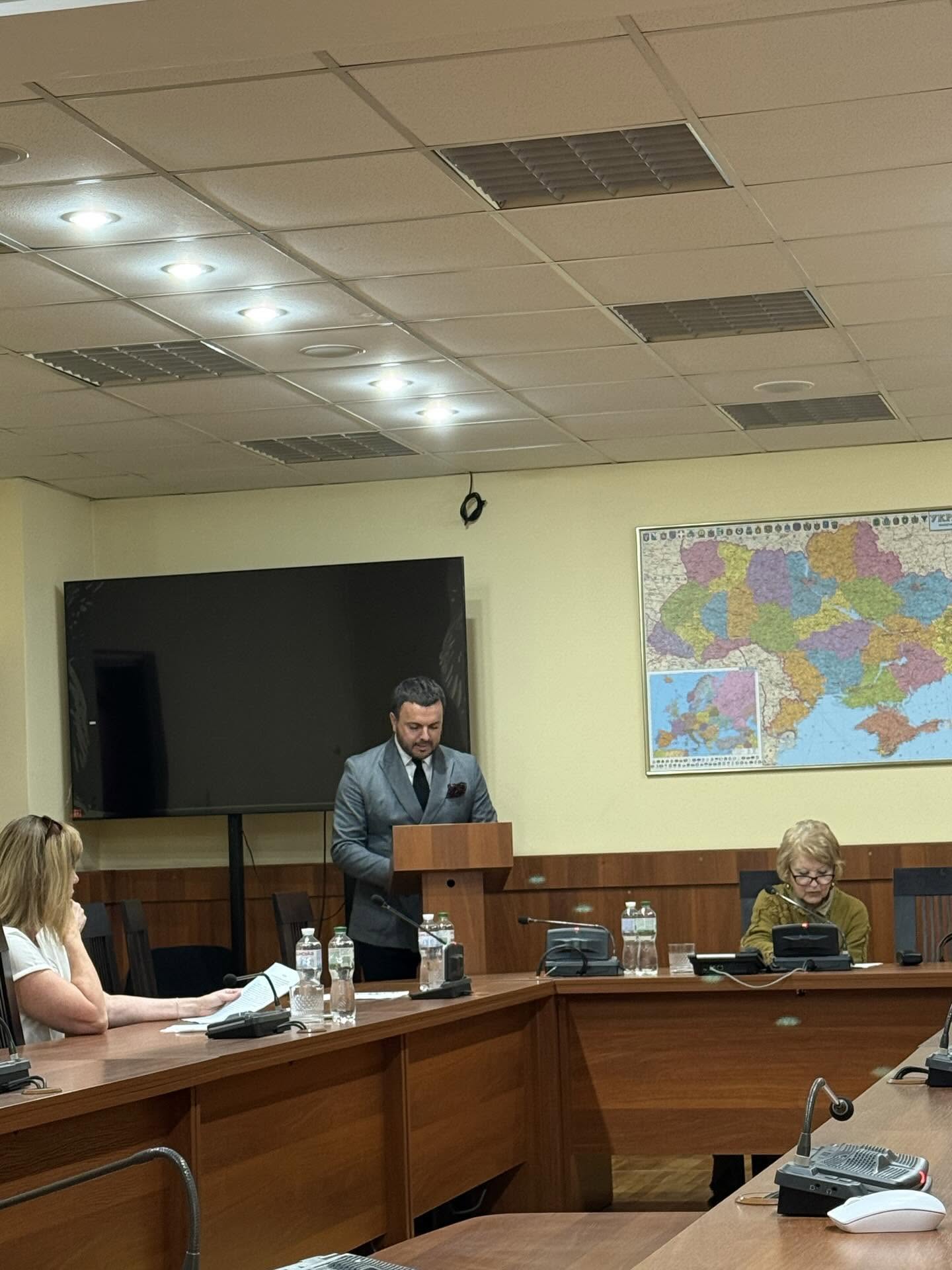 Григорий Решетник защитил диссертацию о шоу "Холостяк": сеть взорвалась шутками