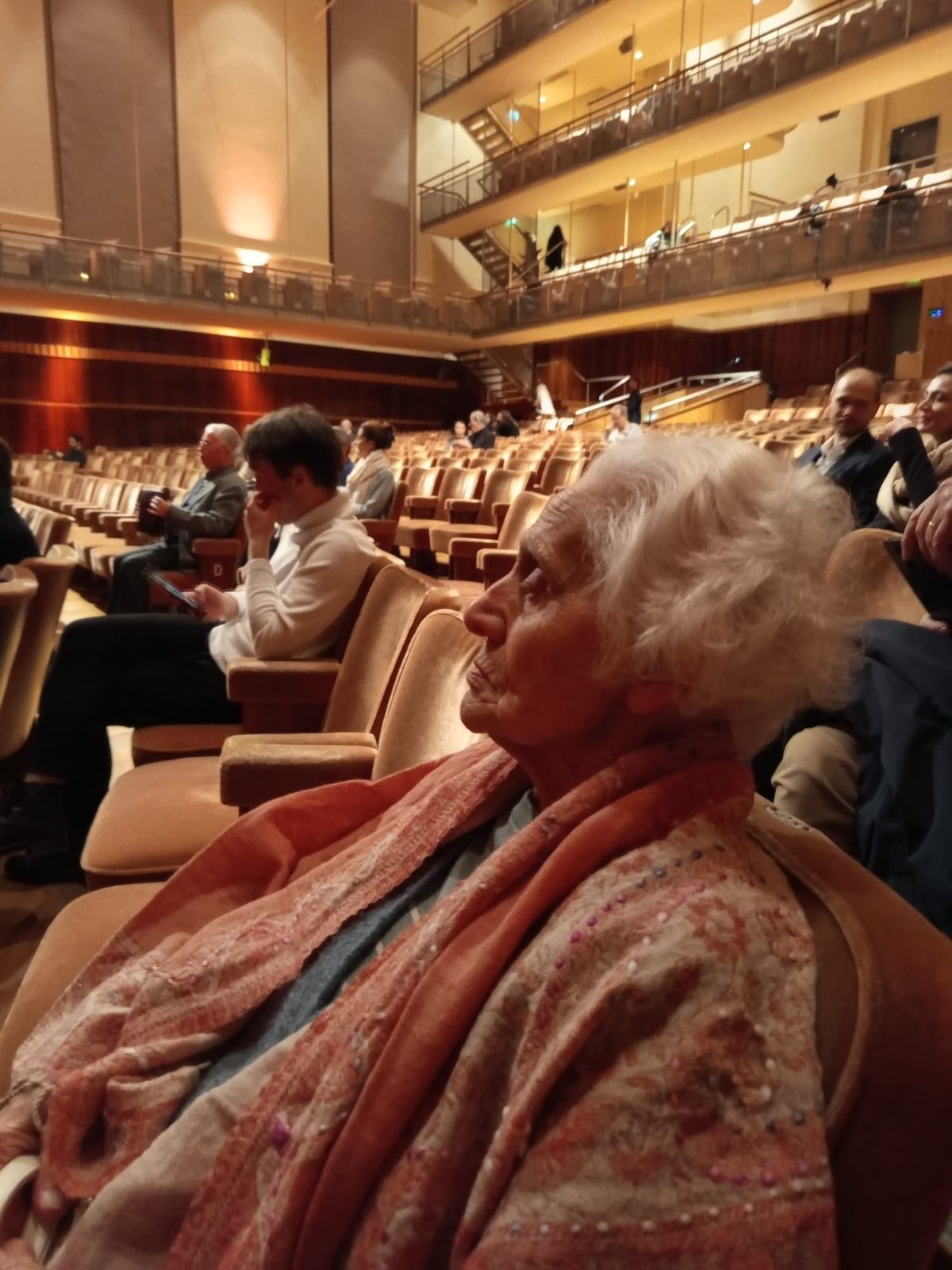 "Верная музыке и свободе": на 101-м году жизни умерла выдающаяся украинская певица