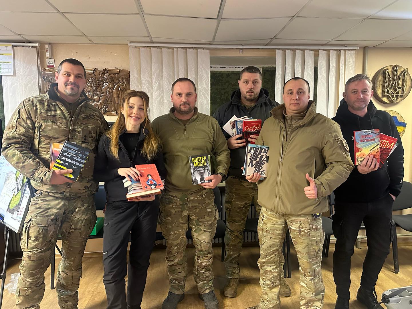 "Приїхали до своїх": Тіна Кароль та Жадан зустрілися з українськими воїнами у Слов'янську (фото)