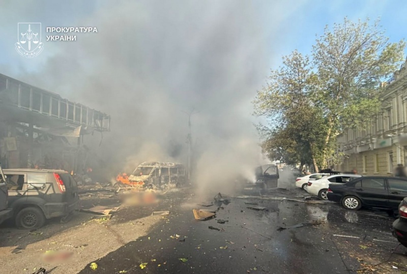 Russian strike near shopping center in Ukraine's Pavlohrad: Death and injury toll rises