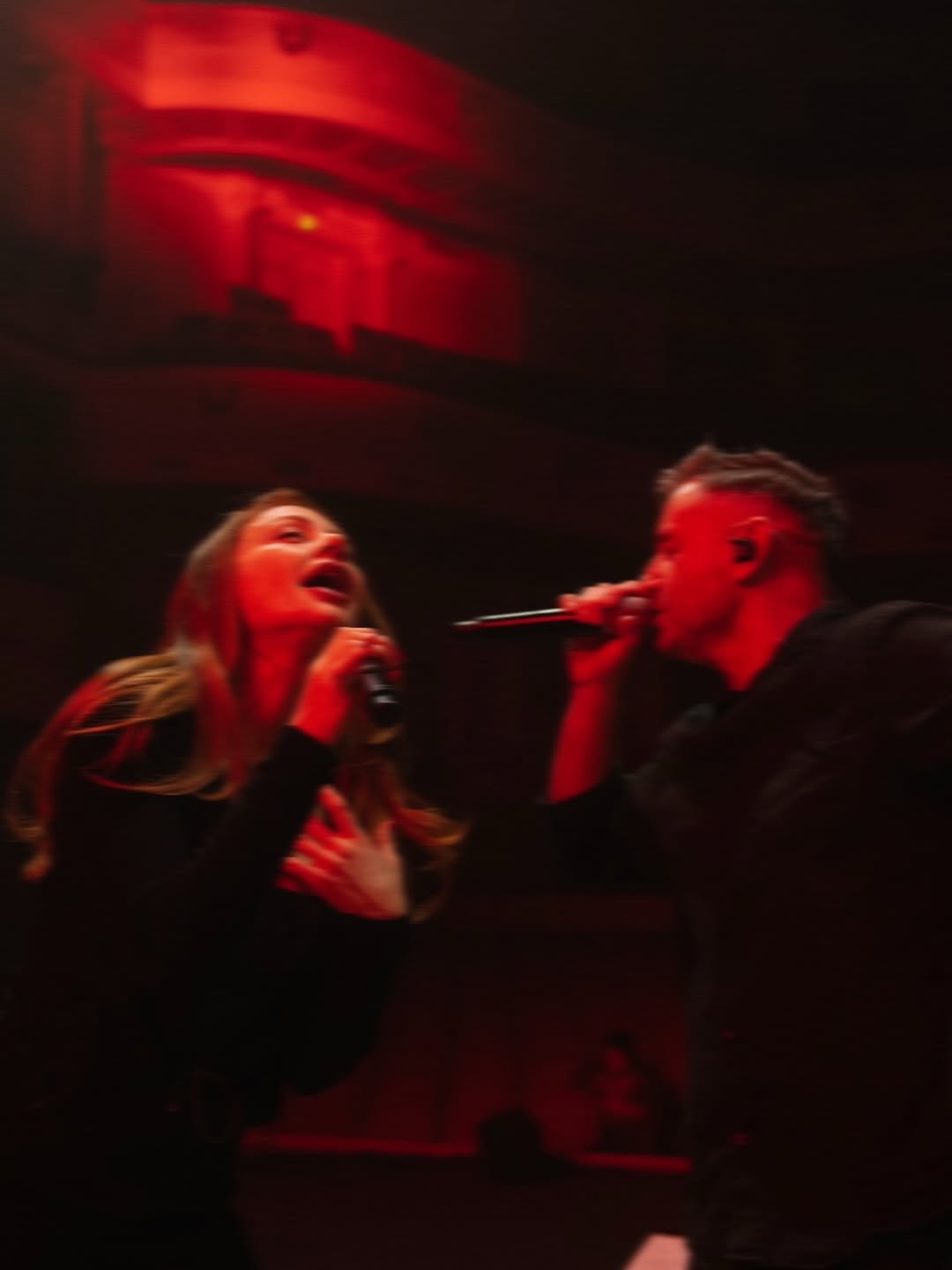 Тина Кароль и группа "Жадан и Собаки" спели о любви, которая сильнее расстояния (видео)