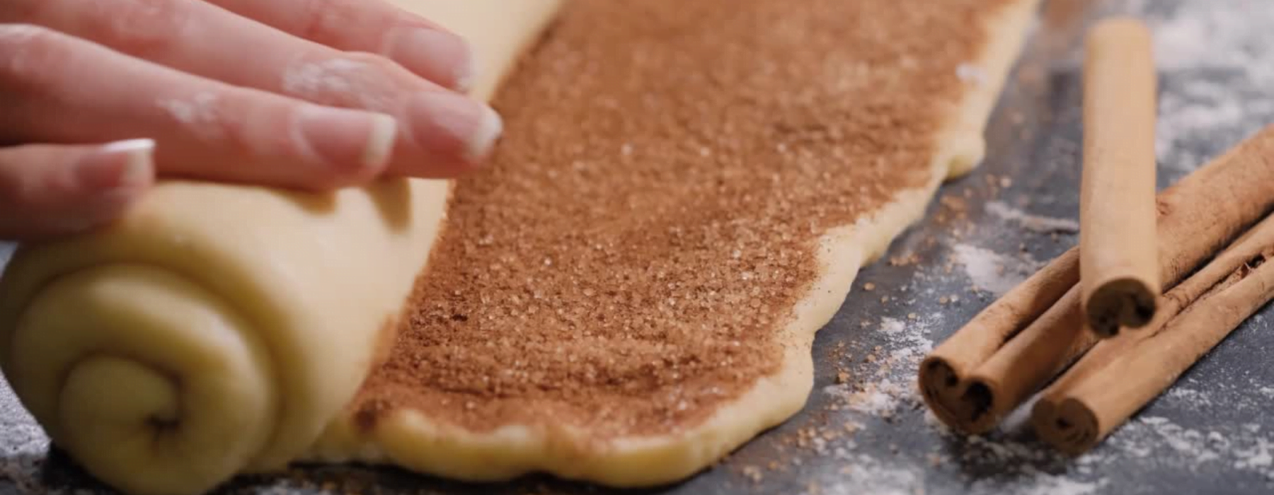 Готуємо надзвичайні сінабони з гарбузом: рідні будуть в захваті (відео)