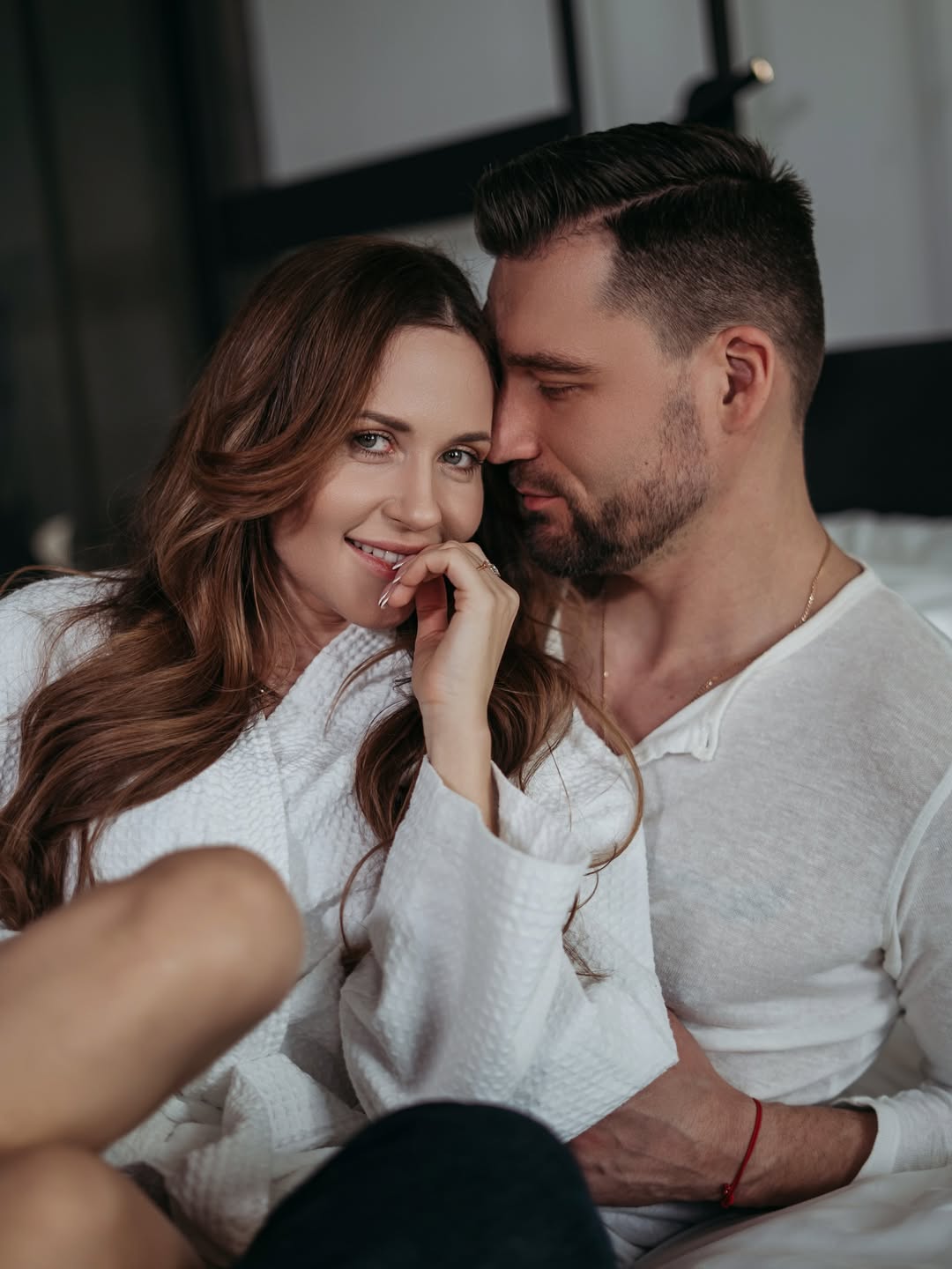 "Залиште нас у спокої": Денисенко різко звернулася до хейтерів через критику її нового роману