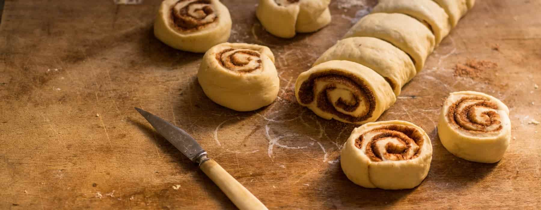 Готуємо надзвичайні сінабони з гарбузом: рідні будуть в захваті (відео)