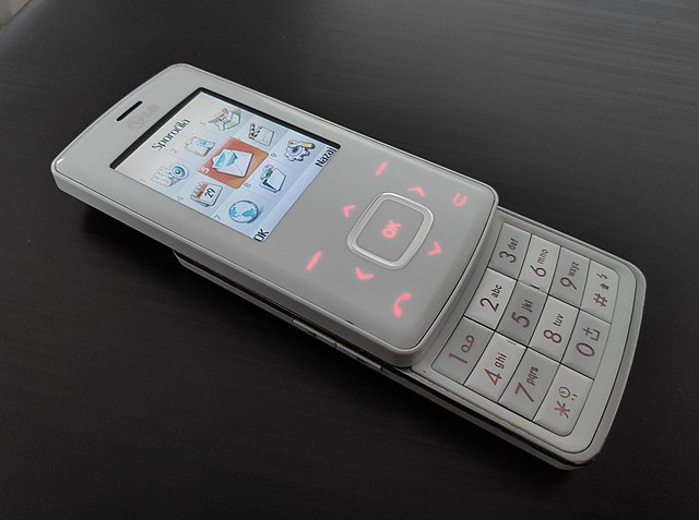 Nokia 3310 и еще 8 смартфонов, которые было круто иметь 20 лет назад (фото)