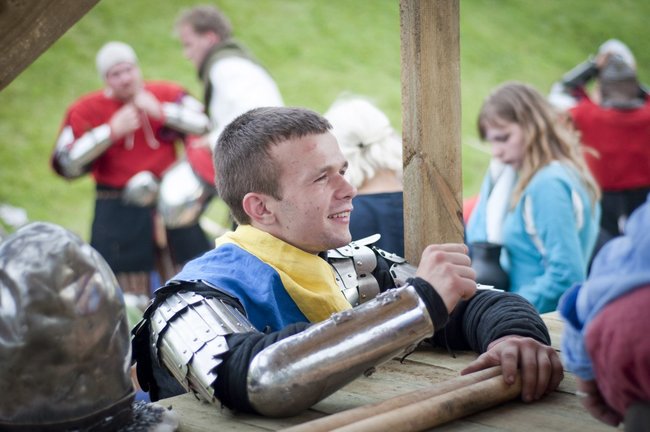 Батько загиблого героя України живе у землянці: фото, від яких стає боляче