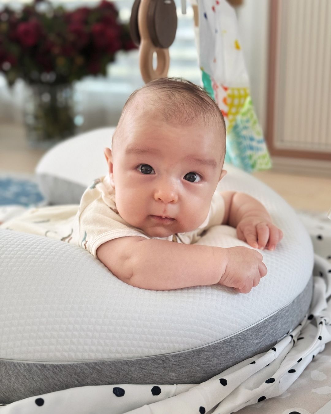 &quot;Наша вселенная&quot;. Онуфрийчук умилила новыми фото 4-месячного сыночка Адама