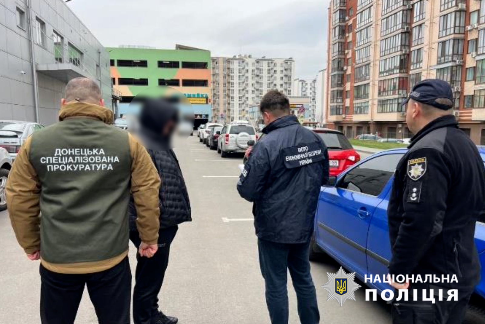 Миллионы гривен &quot;боевых&quot; за строительство дома для командира: полиция раскрыла схему