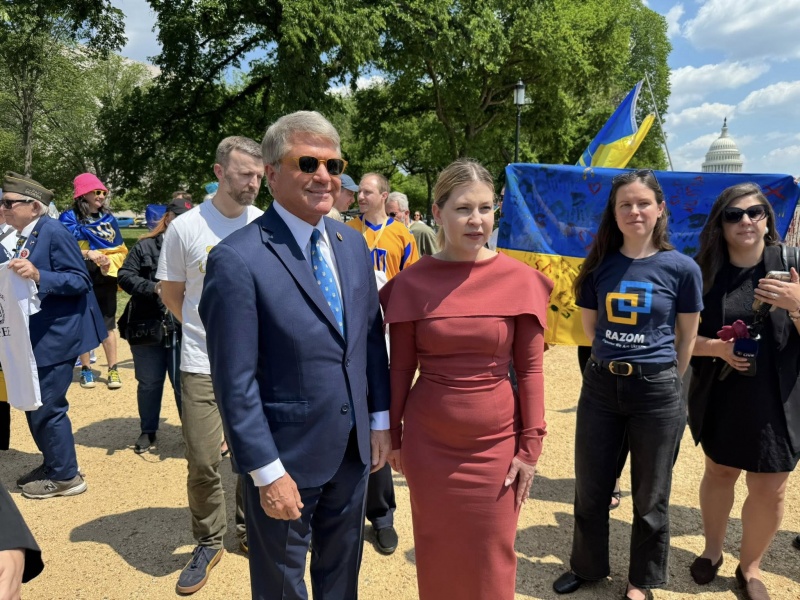 Washington places 20,000 teddy bears to honor abducted Ukrainian children