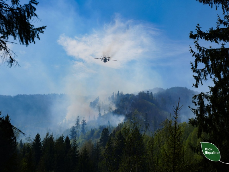 Massive wildfire in Ukraine caused by Russian attacks spreads toward Russian border