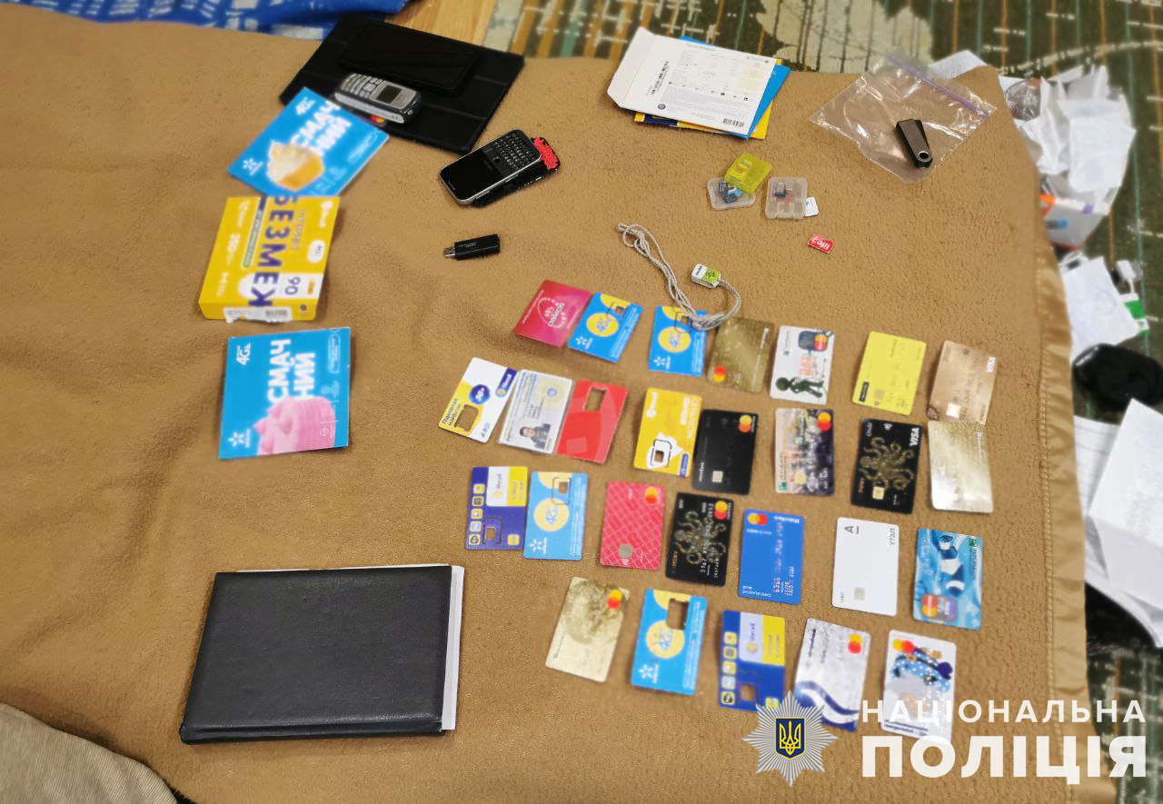 У Запоріжжі &quot;волонтер&quot; ошукав дружину безвісти зниклого бійця ЗСУ (фото)