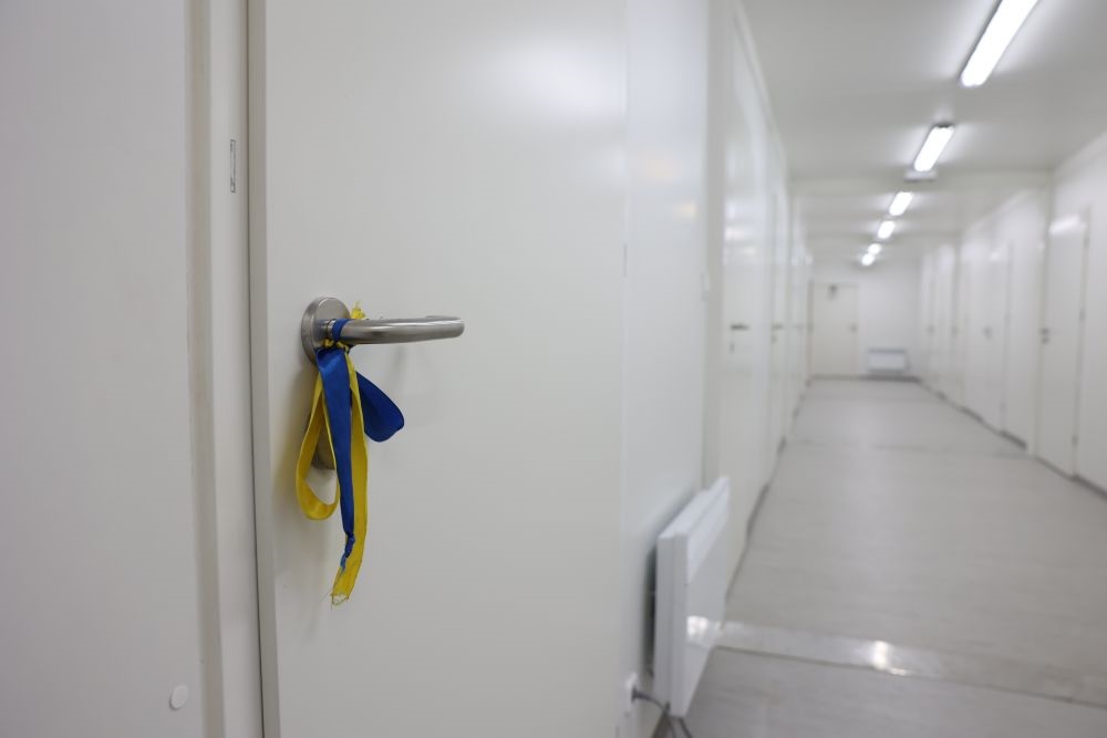 Как живут переселенцы в &quot;зимнем&quot; городке во Львове (видео и фото)