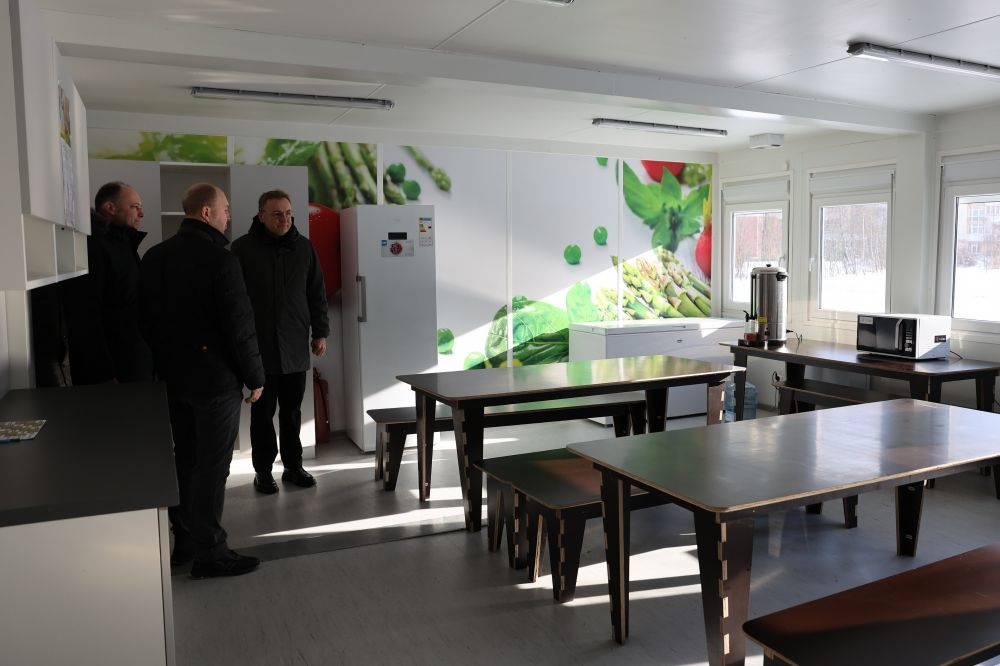 Как живут переселенцы в &quot;зимнем&quot; городке во Львове (видео и фото)