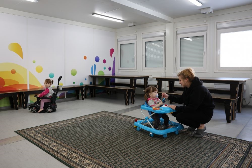 Как живут переселенцы в &quot;зимнем&quot; городке во Львове (видео и фото)