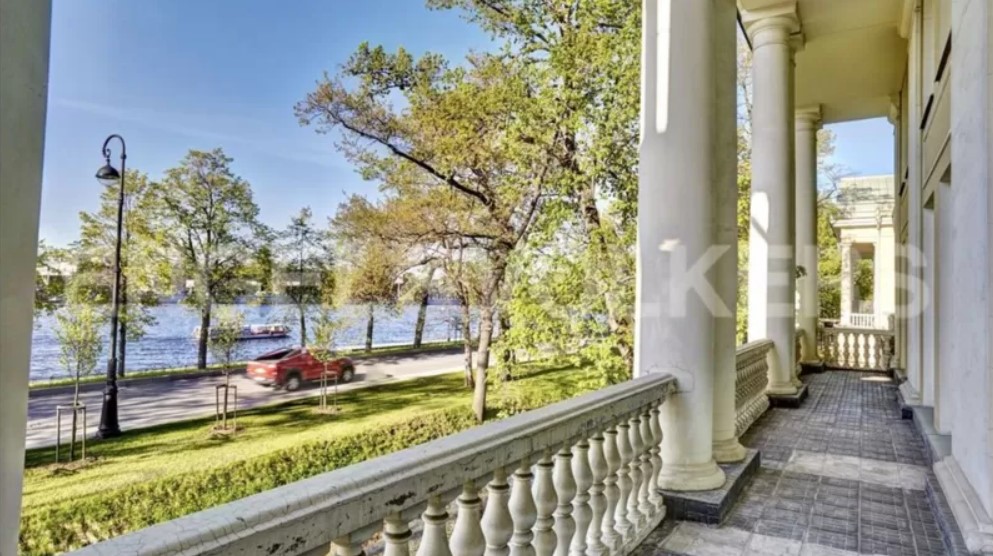 Слили фото 4-этажной квартиры &quot;любовницы&quot; Путина (фото)