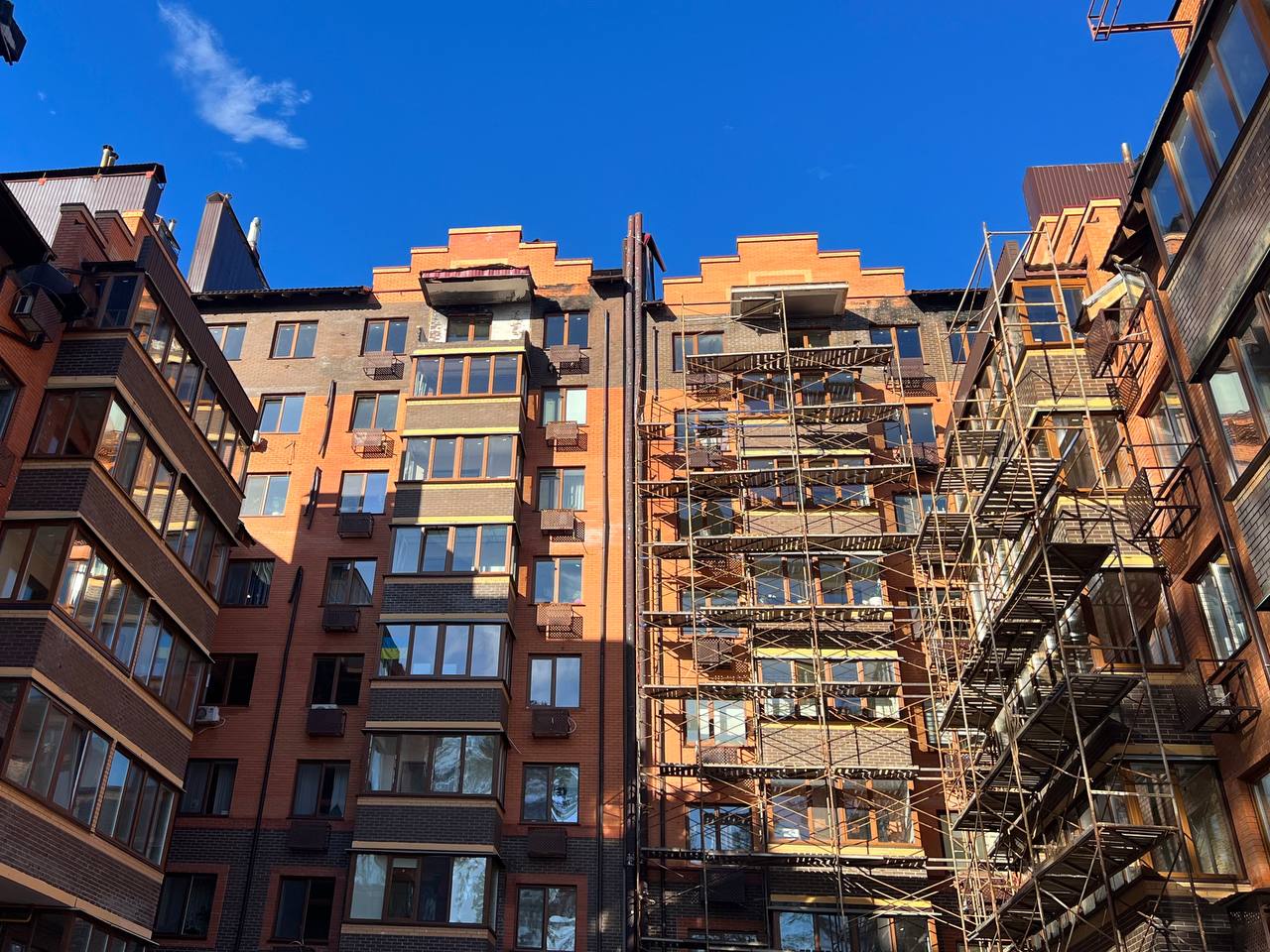 Українська зірка тенісу Еліна Світоліна завітала до Ірпеня. Допомагала збирати кошти