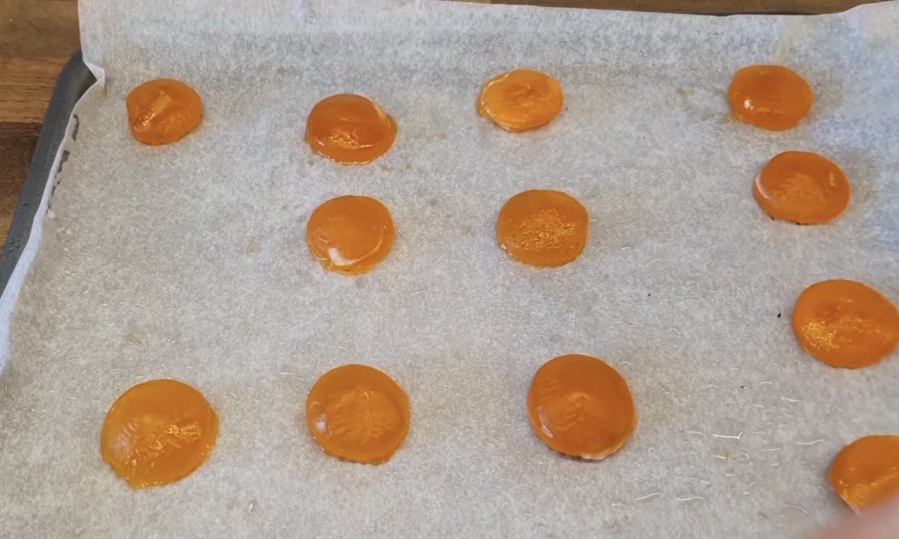 Это готовят профессиональные повара мира: как засолить желток и в какие блюда добавить