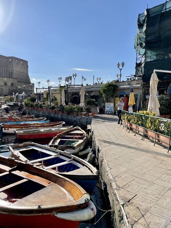 Мафия и воры на мотоциклах. Чего ждать в Неаполе - одном из опасных городов Италии