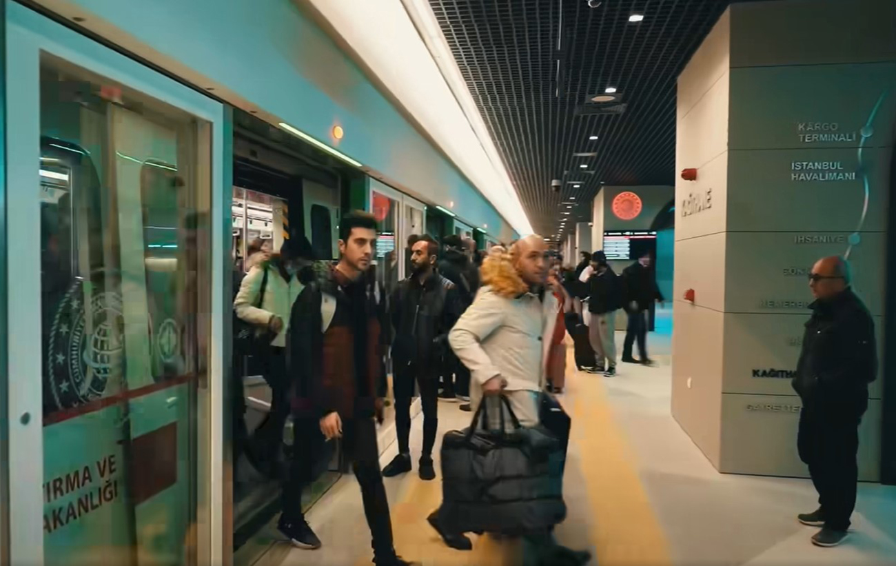 24 минуты из центра города. В главный аэропорт Стамбула провели скоростное метро