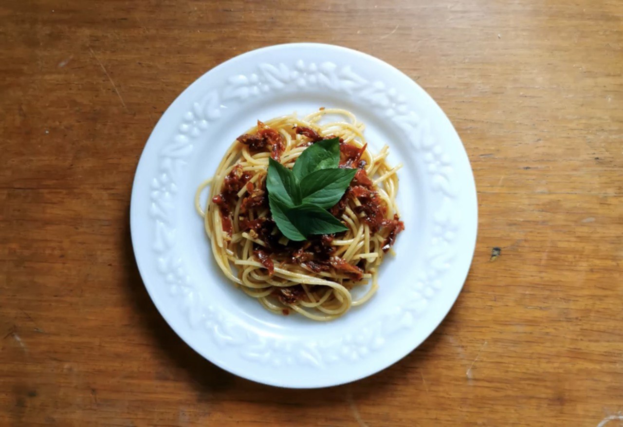 Вечеря всього за 15 хвилин: як приготувати смачну пасту для усієї родини