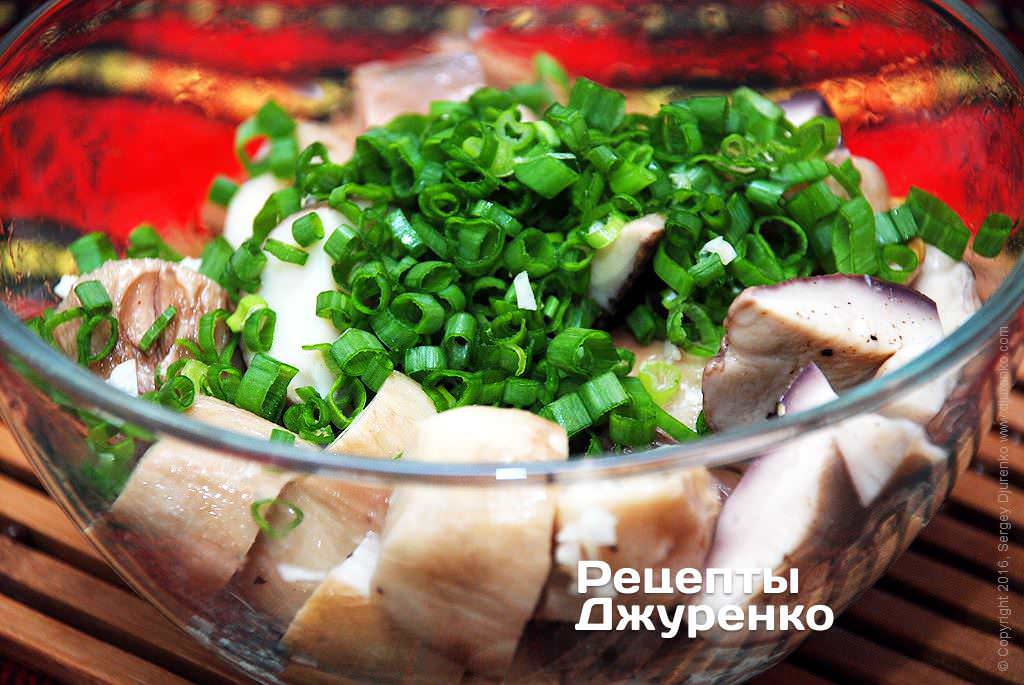 Кулінар поділився швидким рецептом маринованих грибів: відразу до столу!