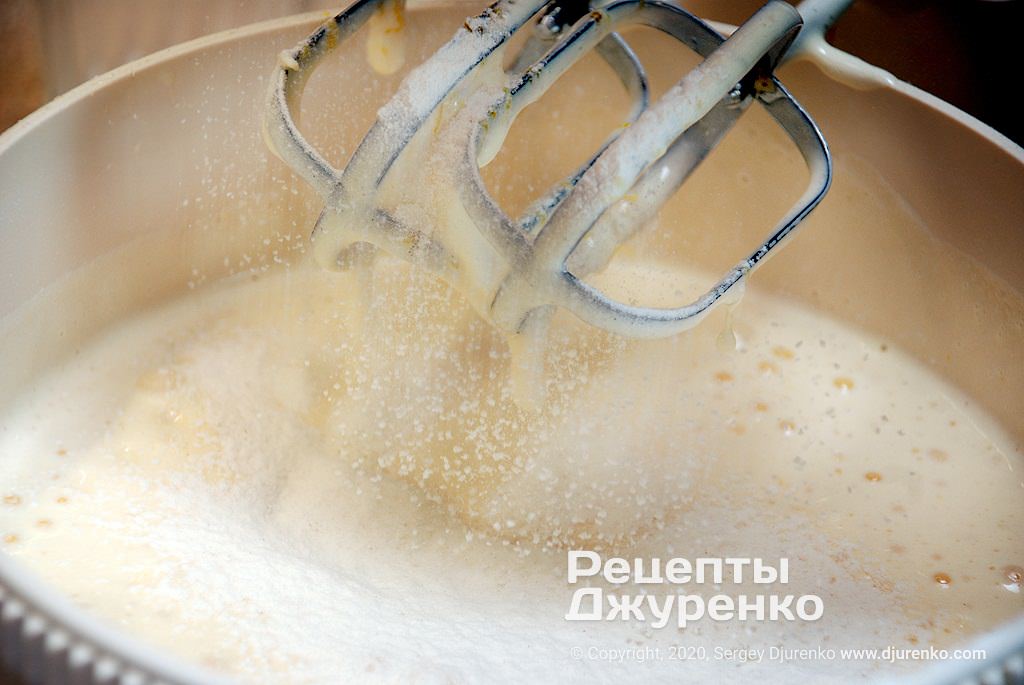 Кулинар поделился рецептом бисквитных коржей, которые получаются всегда