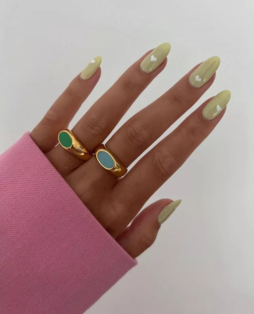 Этот цвет маникюра - горячий тренд сезона: как он выглядит и какие дизайны выбрать