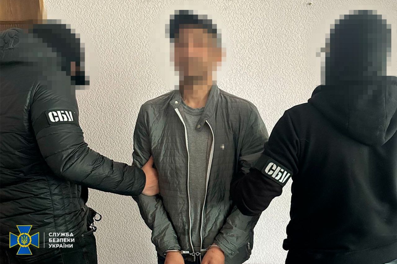 Шпионил за ВСУ выдавая себя за военного. СБУ задержала очередного предателя
