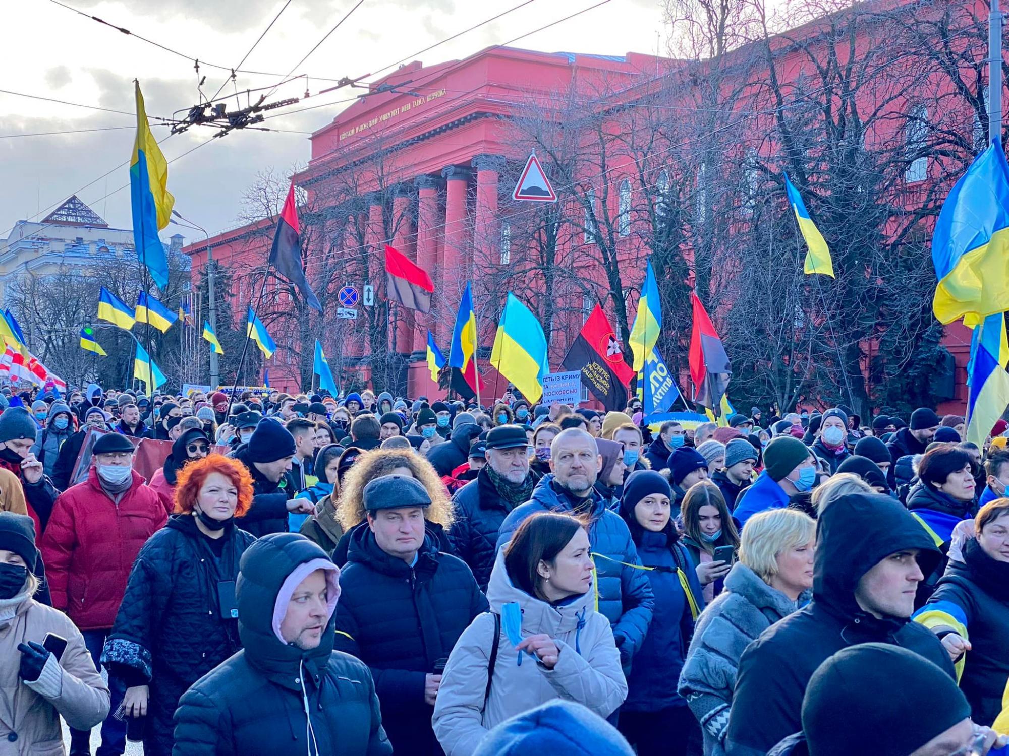 Украинцы на Марше единства в Киеве показали России, где на самом деле проходят "красные линии" (видео, фото)