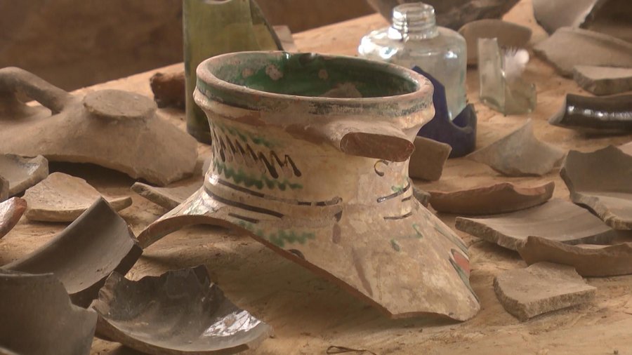 Археологи в старинном замке нашли уникальные артефакты времен Киевской Руси (фото и видео)