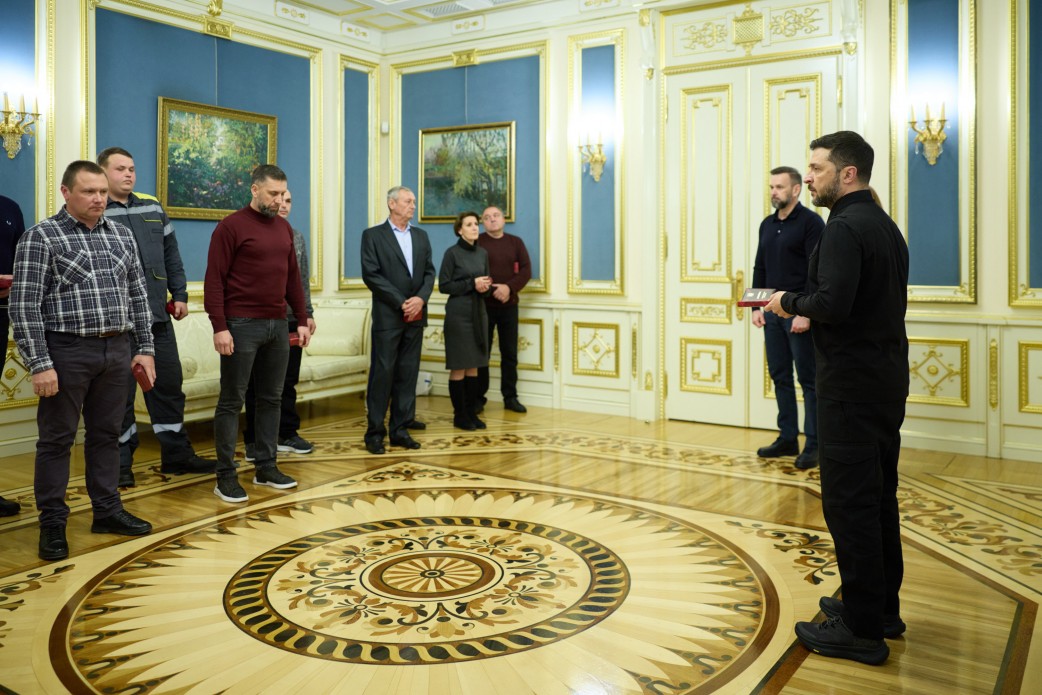 "Работаем там, где идут боевые действия": интервью с энергетиком о цене света во время войны