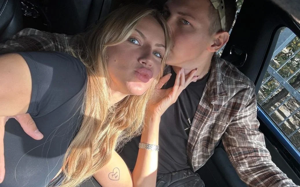 Леся Никитюк показала утренние нежности с возлюбленным-военным в постели