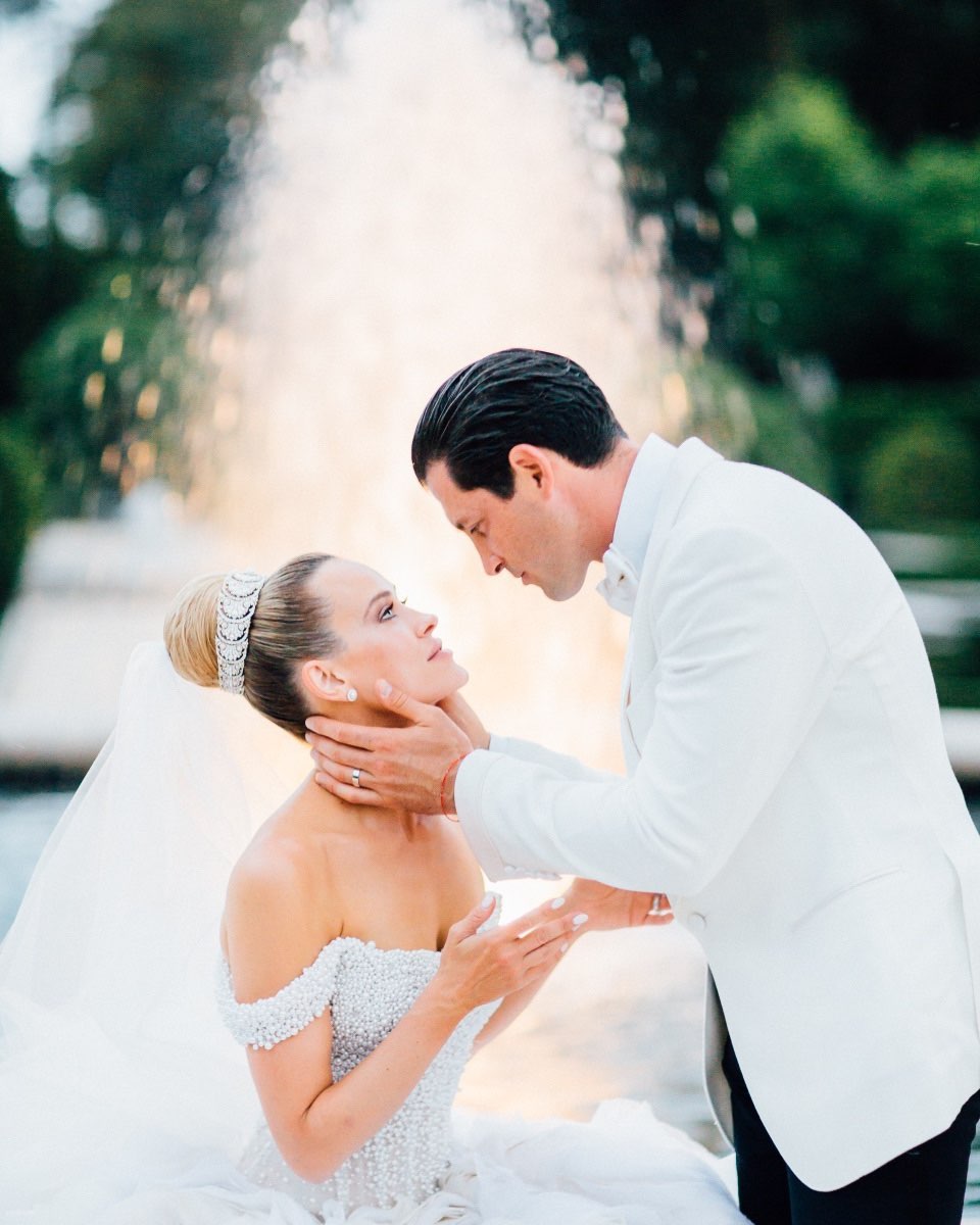 Колишній &quot;Холостяк&quot; вперше за довгий час показав трьох дітей: милі сімейні фото