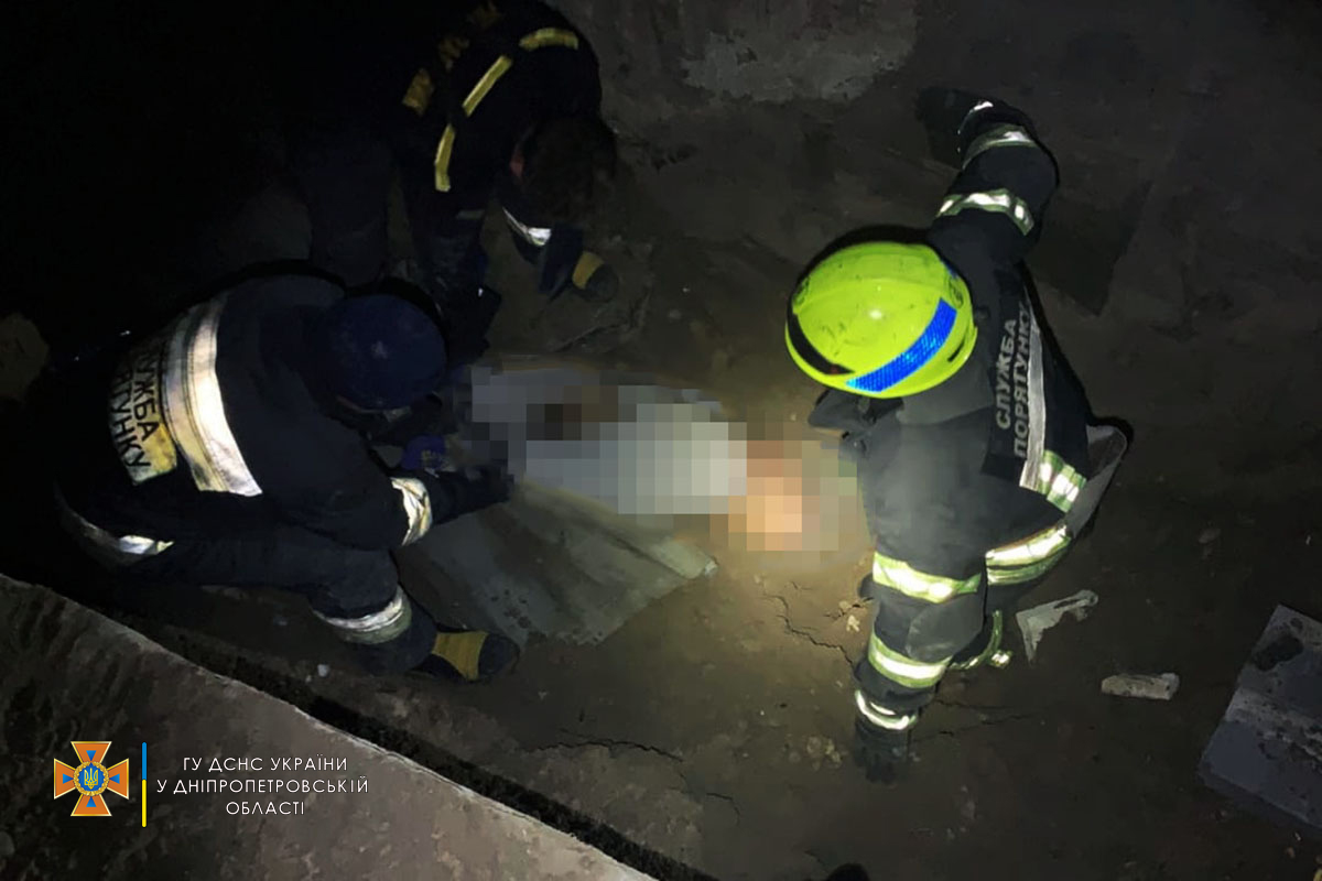 Под Днепром на подростка упала железобетонная плита: парень погиб на месте