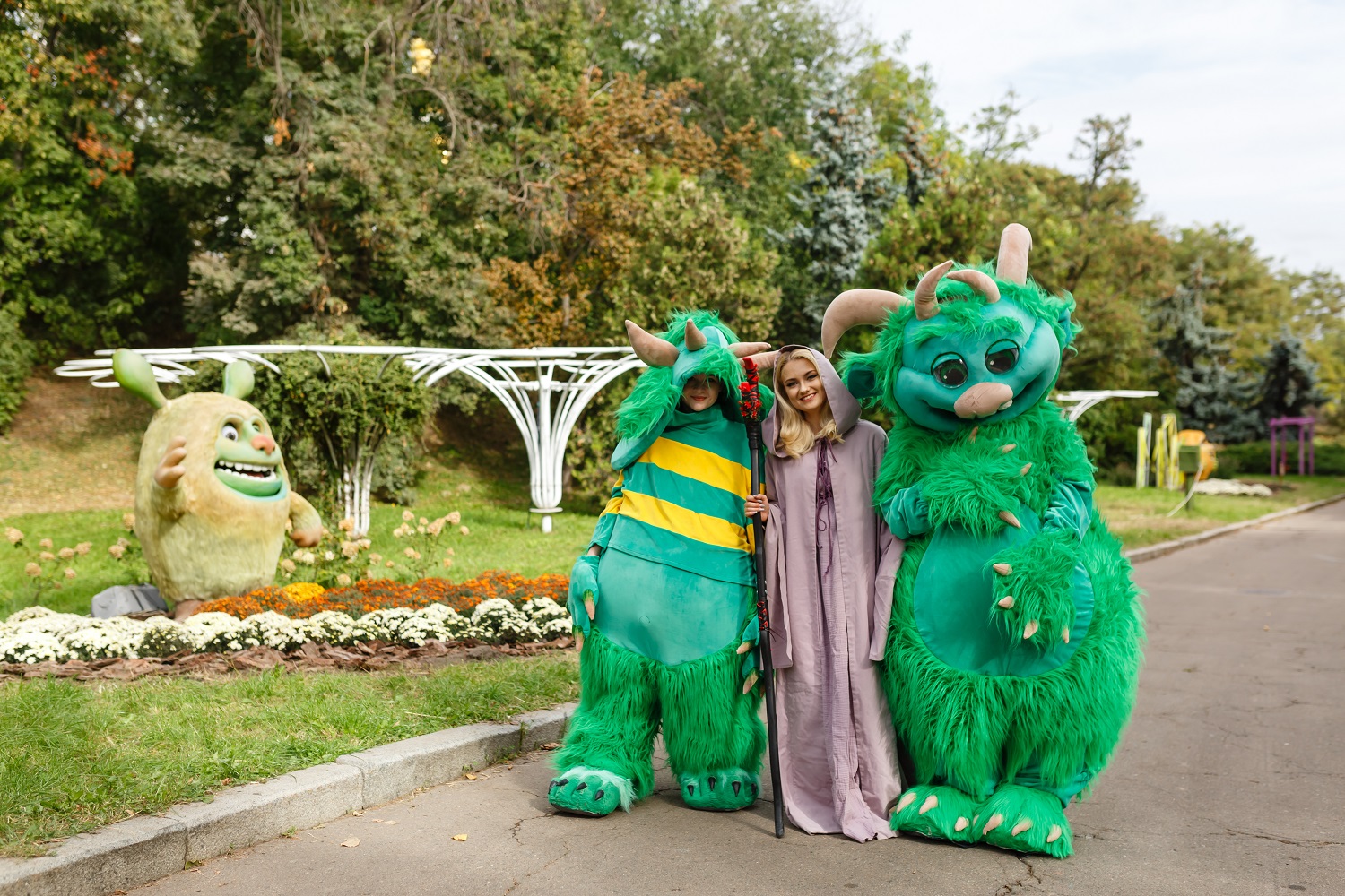 В Киеве открылась выставка хризантем для детей и взрослых: впечатляющие фото