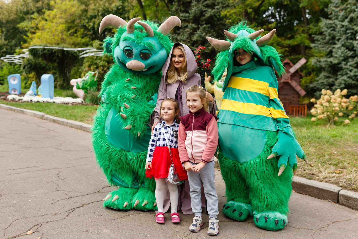В Киеве открылась выставка хризантем для детей и взрослых: впечатляющие фото