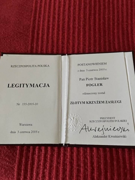 Polish ex-lawmaker returns his state award over Nawrocki-Zelenskyy dispute