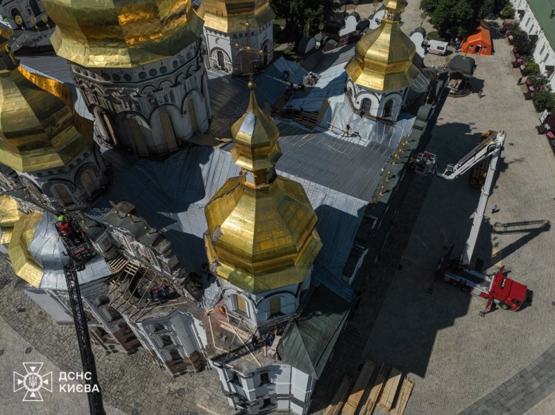 Rescuers complete roof repairs at Kyiv Pechersk Lavra damaged in Russian strike
