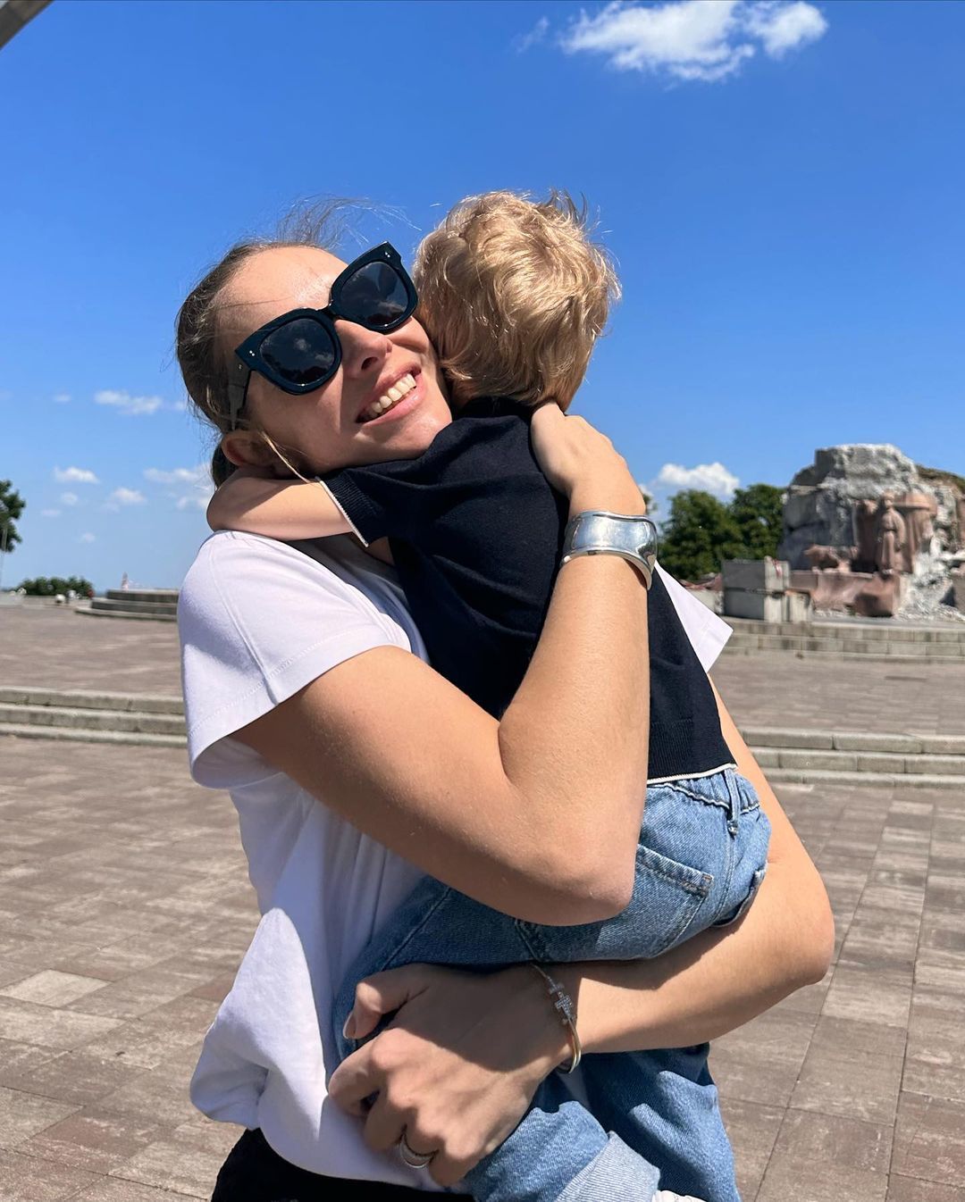 "За них ми зараз і боремося": як українські зірки привітали молодше покоління із Днем захисту дітей