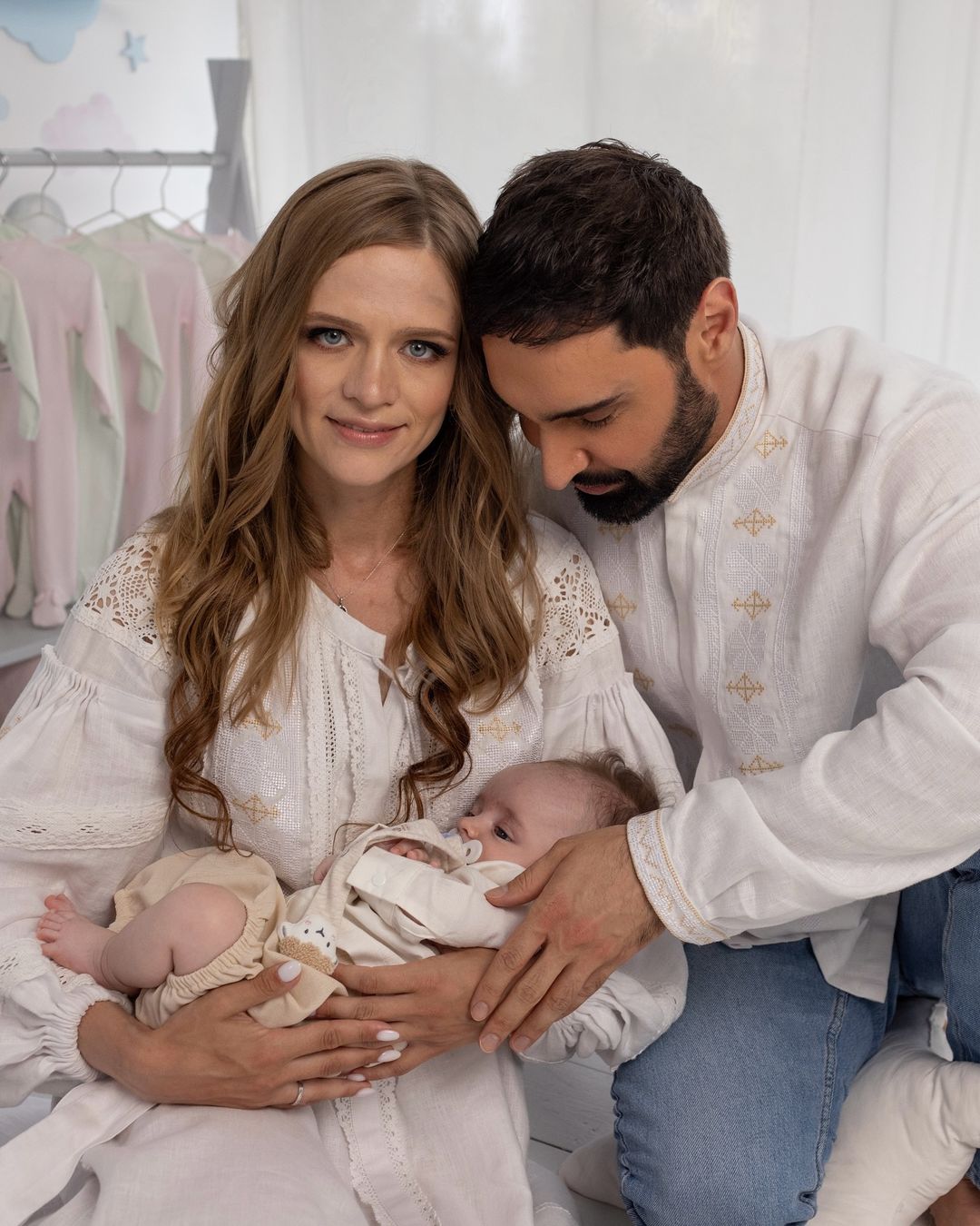 Виталий Козловский очаровал новыми фото с 8-месячным сыном: &quot;Наша первая осень вместе&quot;