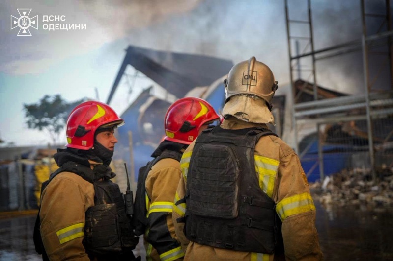 Russian attack hits two Odesa hypermarkets, warehouses and energy facilities