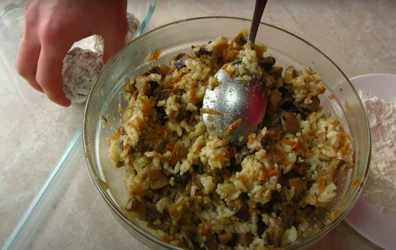 Тефтели из риса и шампиньонов: постное блюдо для разнообразия рациона