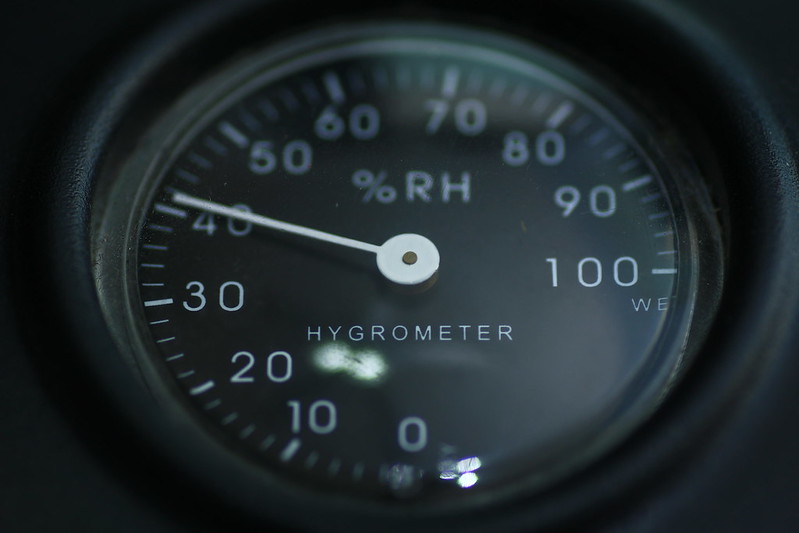 Какой должна быть влажность в квартире и на что она влияет