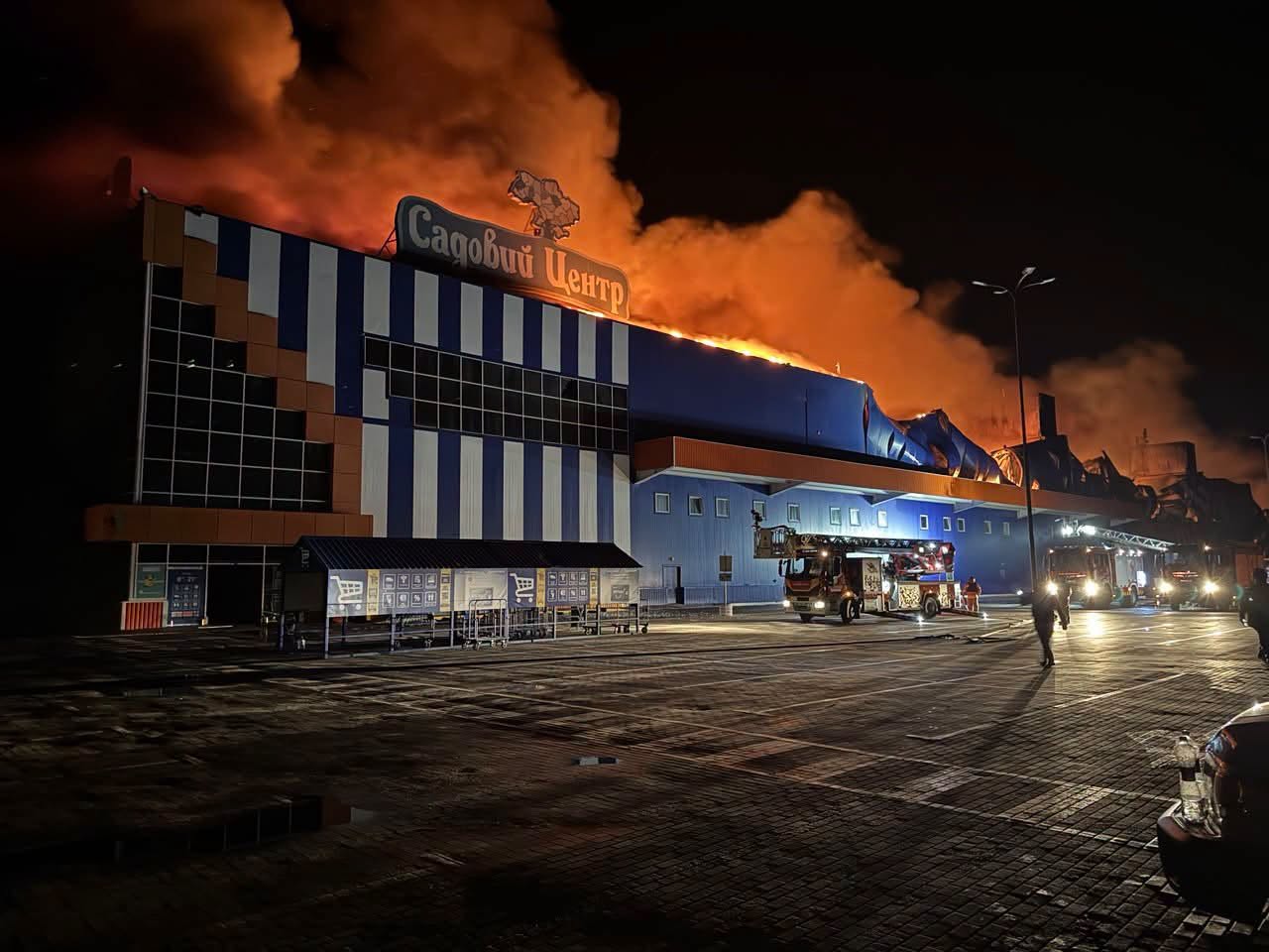 В "Епіцентрі" зробили заяву після атаки на ТЦ в Миколаєві: було шість прильотів
