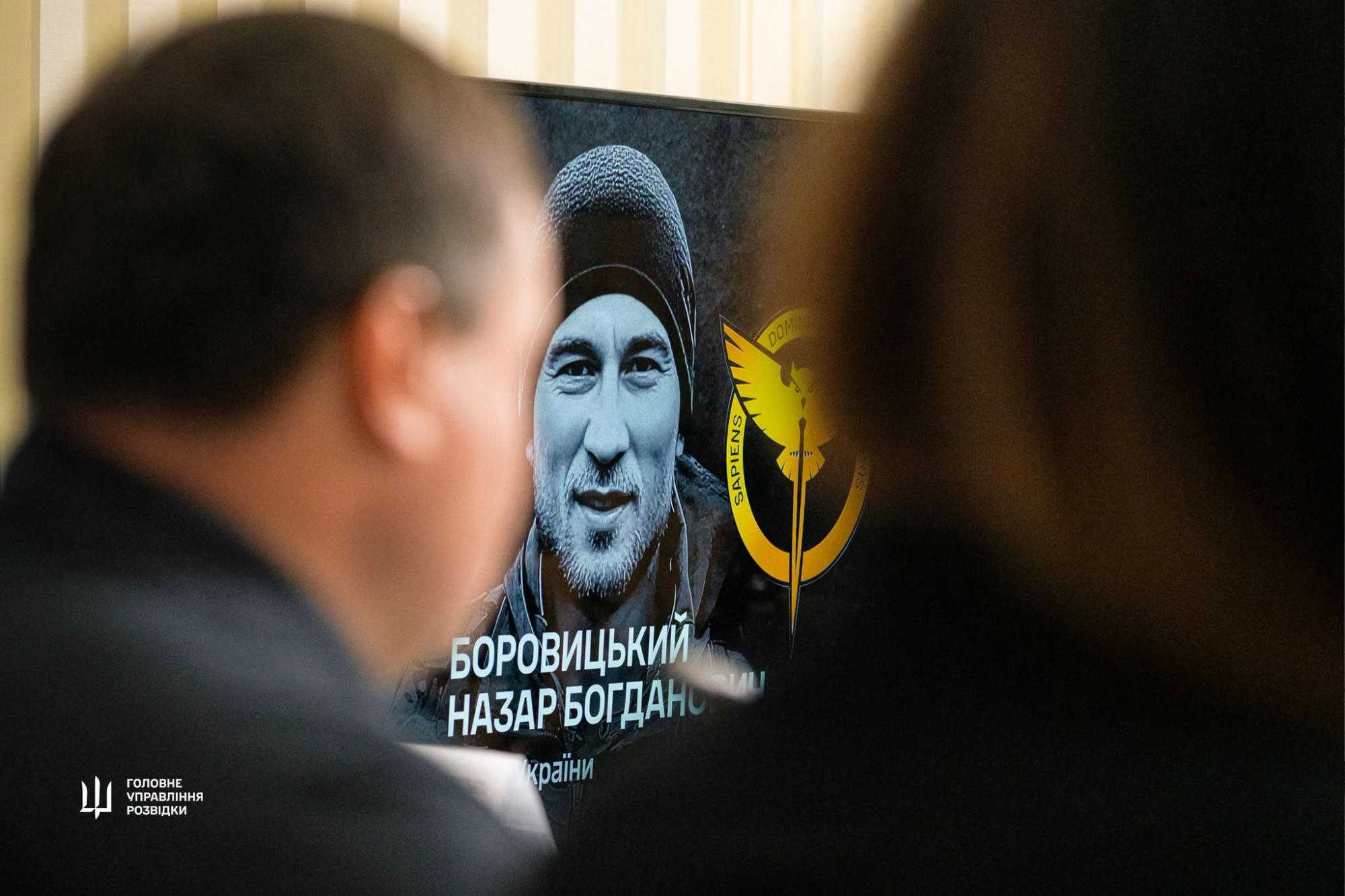 Двічі проривався в оточену "Азовсталь": у Києві презентували книгу про Героя України