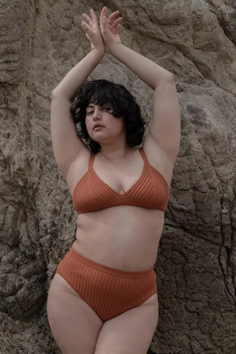 Наймодніші купальники літа 2022: 5 головних трендів