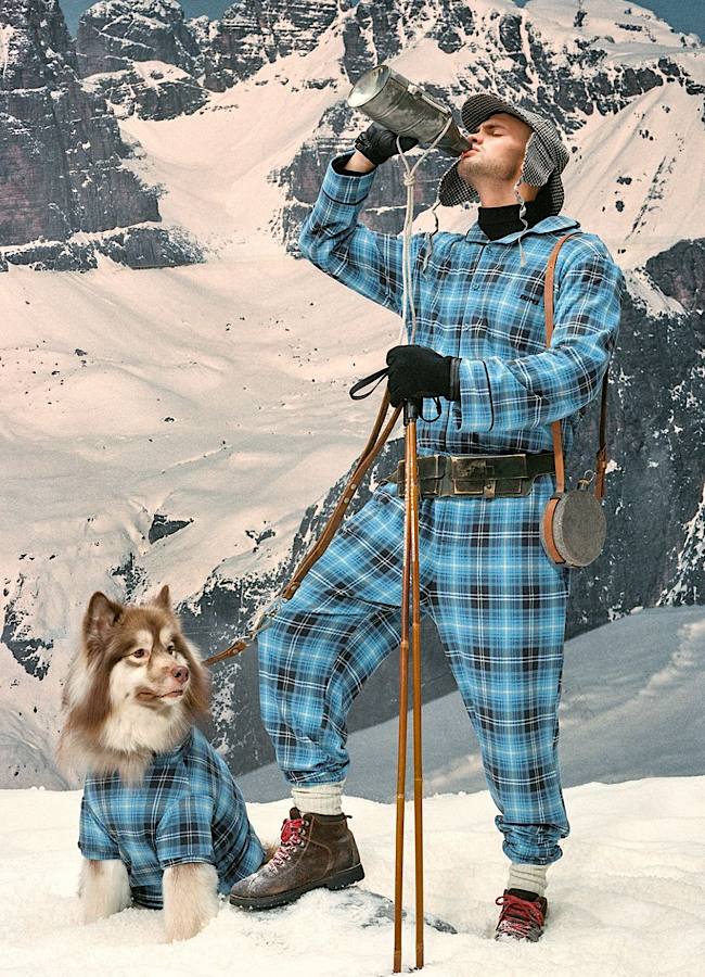 Ким Кардашьян представила новогодний кампейн в стиле 90-х